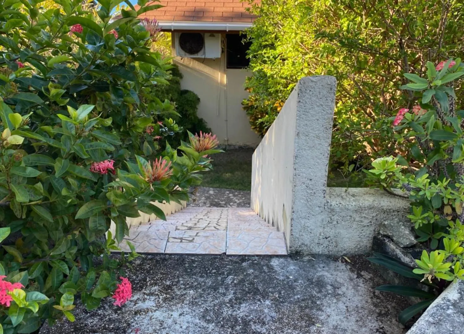 Ocean Breeze Retreat Villa Whitehouse