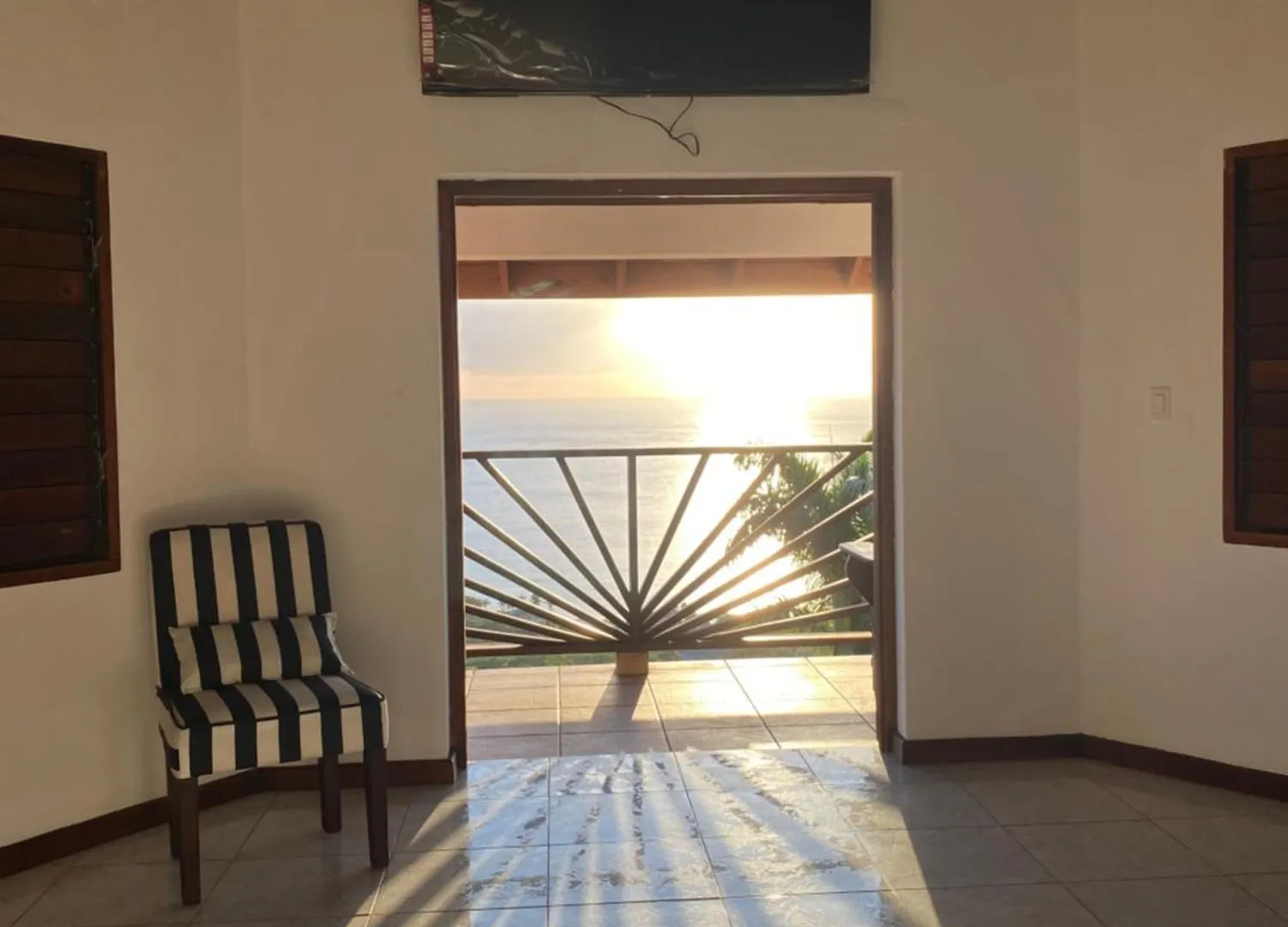Ocean Breeze Retreat Villa Whitehouse