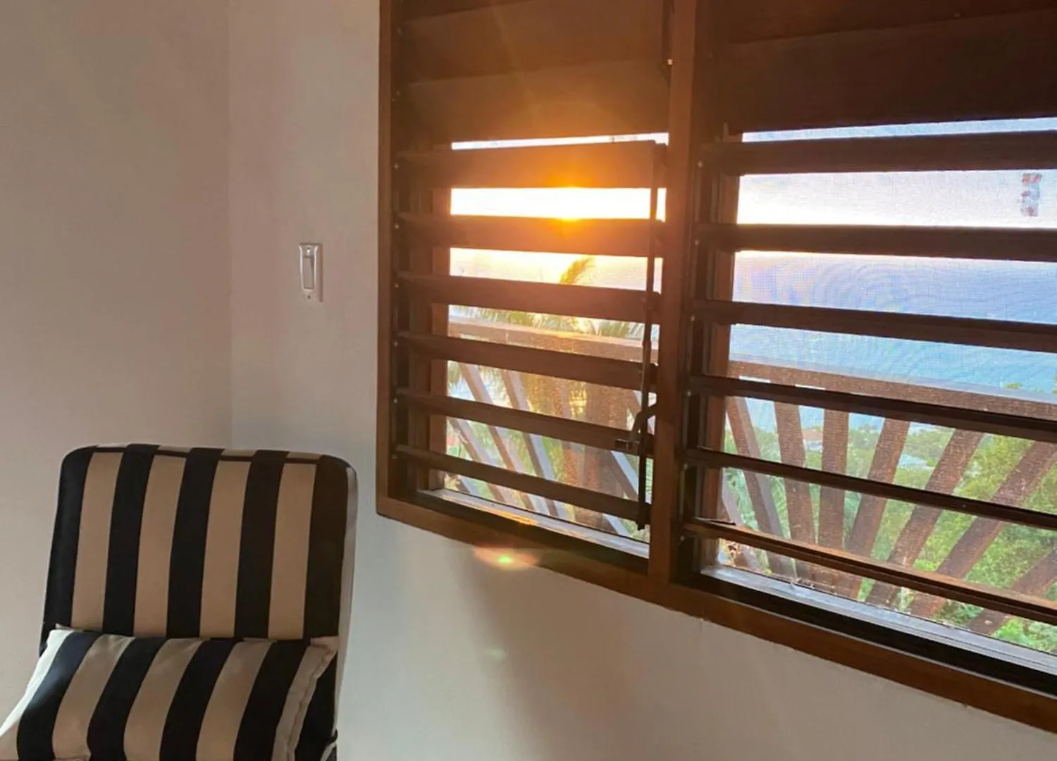 Ocean Breeze Retreat Villa Whitehouse